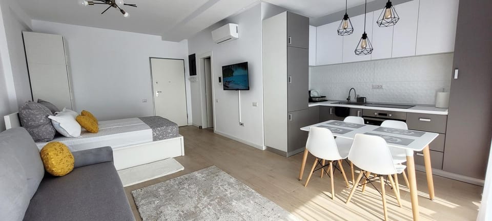 Communal lounge/ TV room, Bed, TV and multimedia, Kitchen or kitchenette, Living room, Photo of the whole room, Seating area, Dining area, Bedroom, minibar, air conditioner