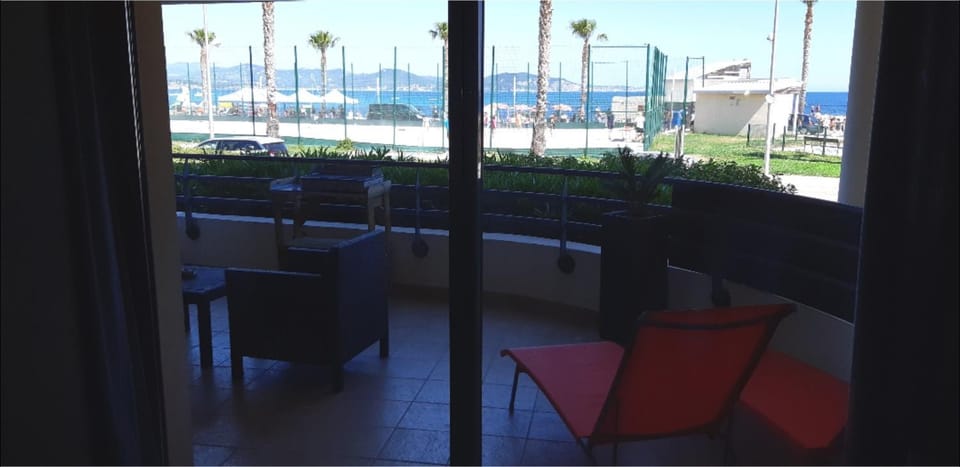 Studio de 25m2 + terrasse de 14m2+garage privatif Apartment in La Ciotat