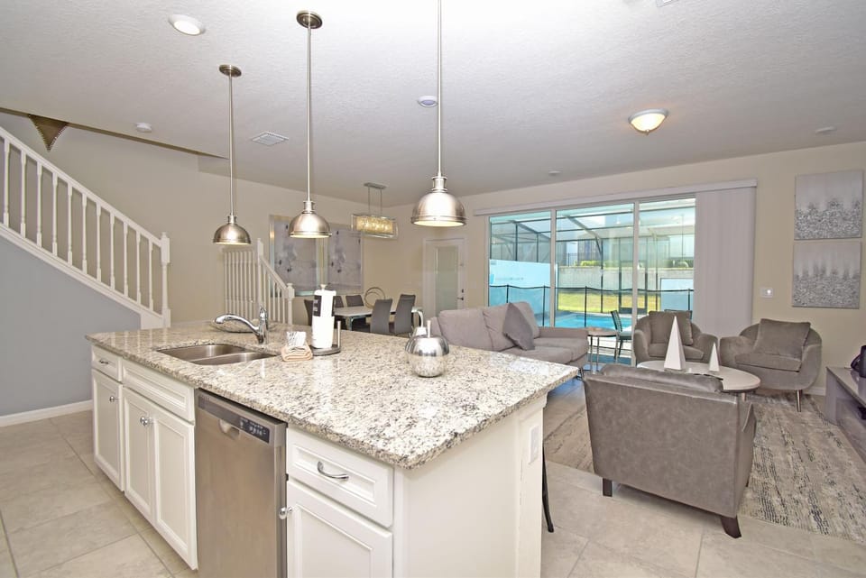 Island Hopper Villa P House in Four Corners