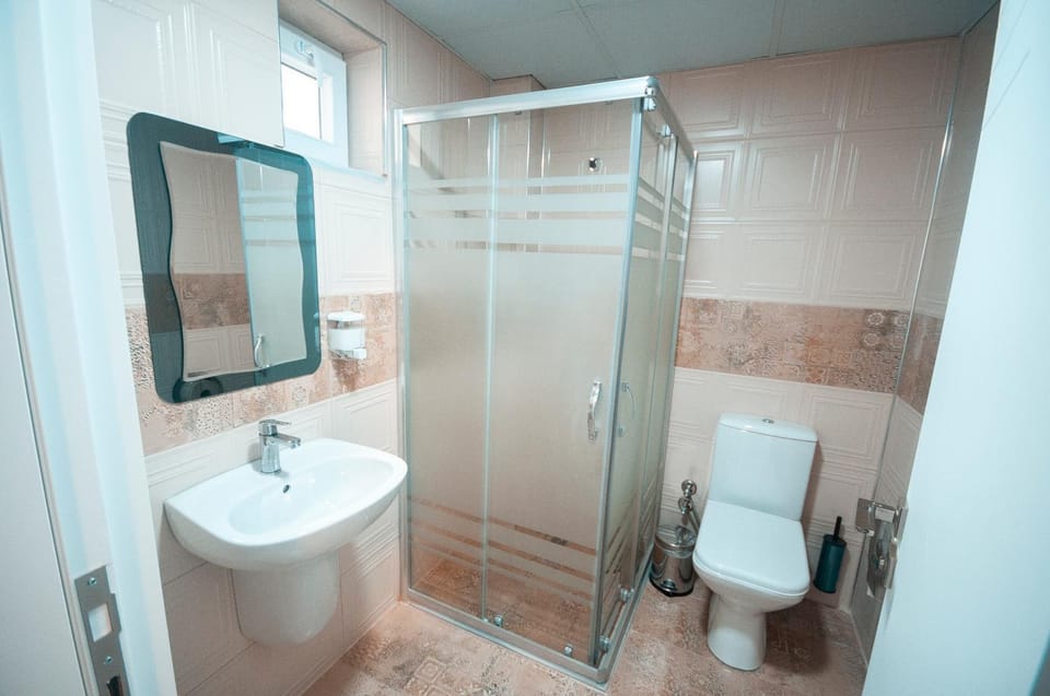 Shower, Toilet, Bathroom