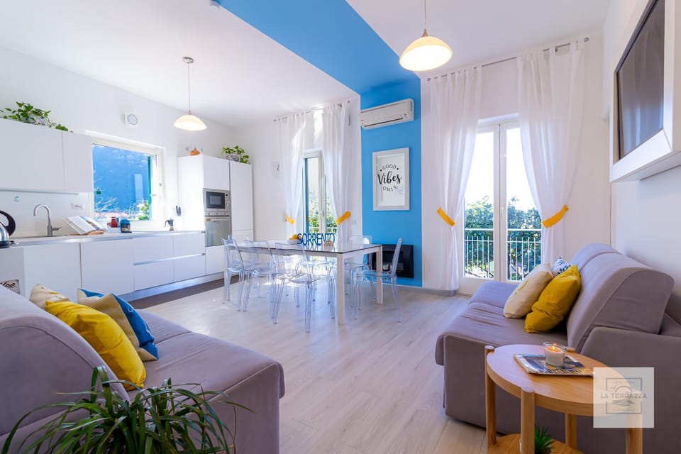 TV and multimedia, Kitchen or kitchenette, Living room, Photo of the whole room, Seating area, Dining area, kitchen