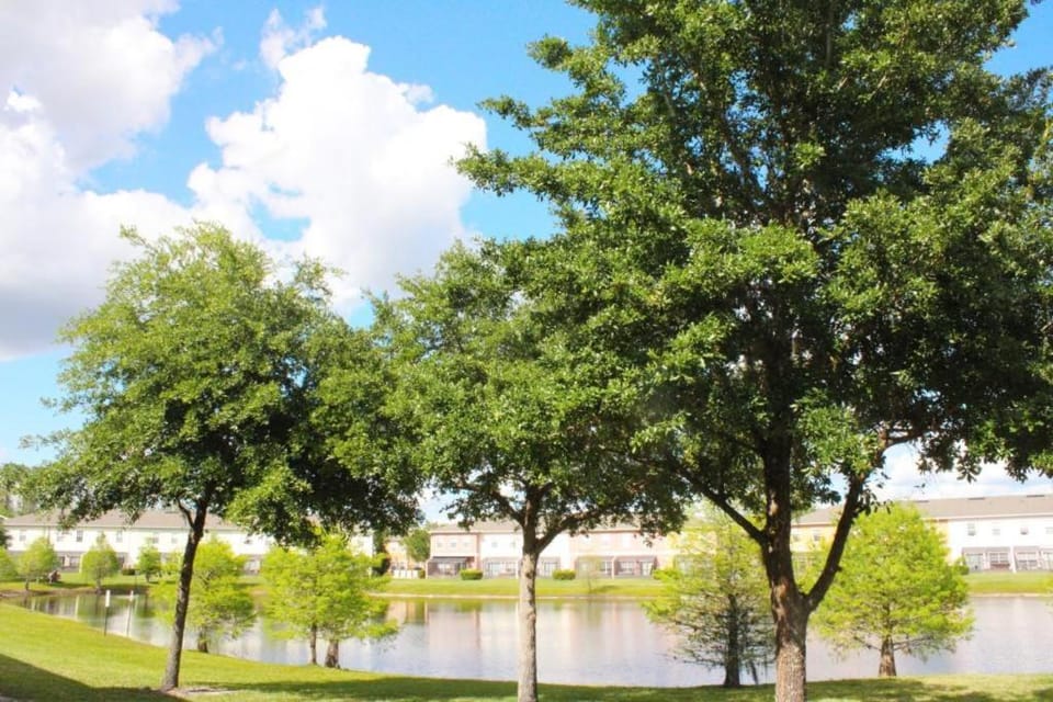 4 bedroom townhouse Sleeps 8 Coral Cay Apartment in Kissimmee