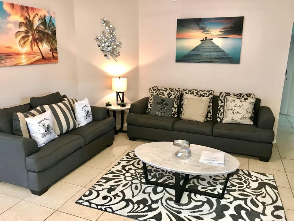 4 bedrooms pool home on golf course Fairways Estates Villa in Four Corners