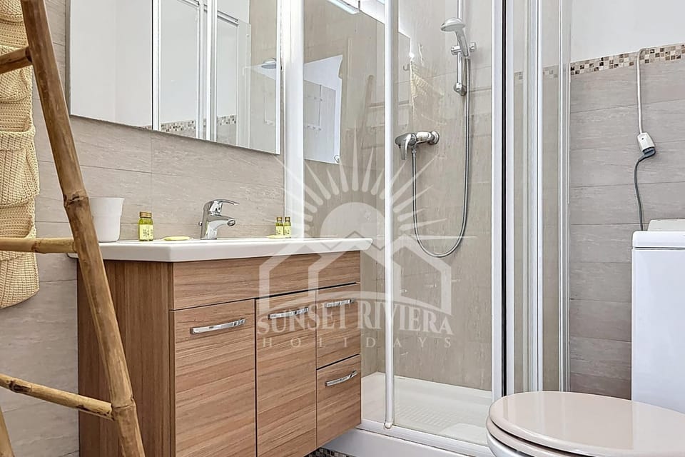 L'AIGLON Appartement AirCo in the town center for 4 By Sunset Apartment in Antibes