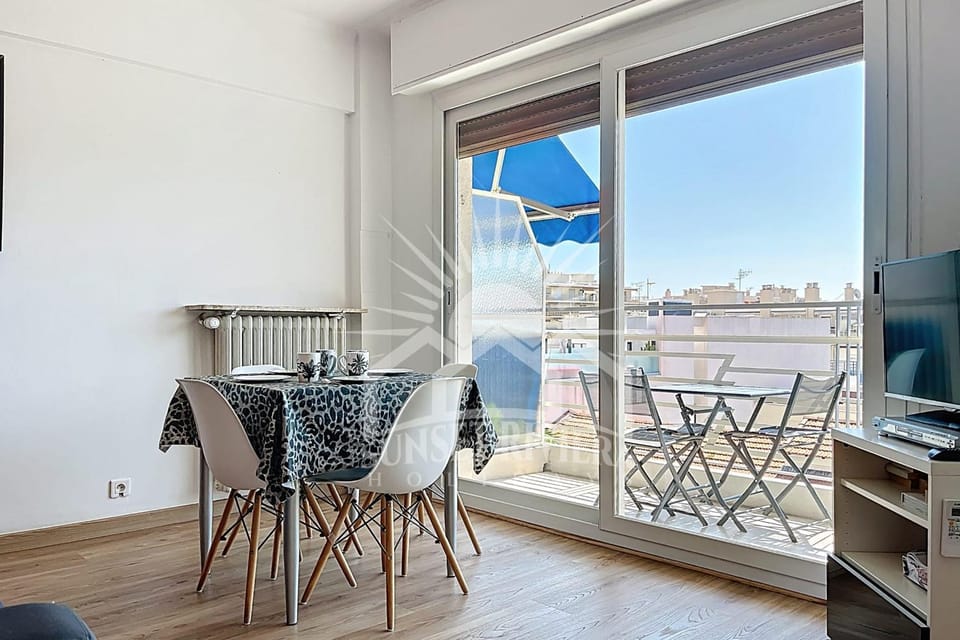 L'AIGLON Appartement AirCo in the town center for 4 By Sunset Apartment in Antibes