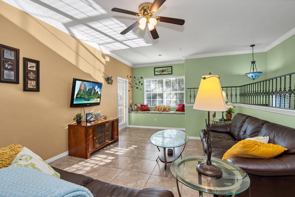 3 bedrooms townhome Gated Resort 5 minutes from Disney Apartment in Four Corners