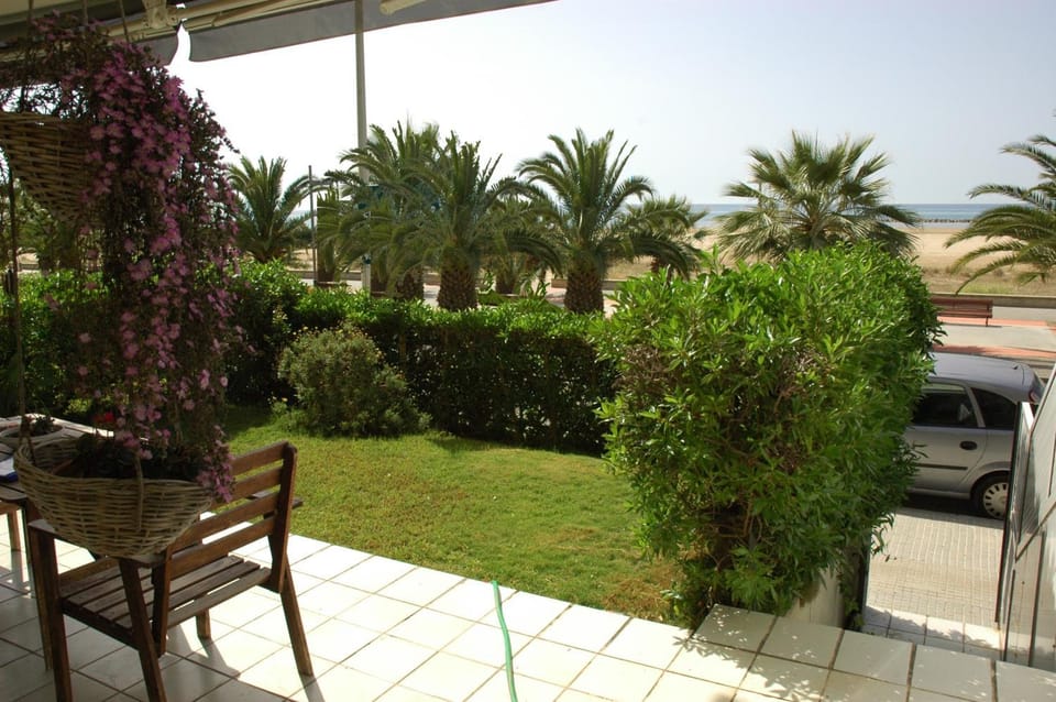 Cal Enric Playa Apartment in Garraf