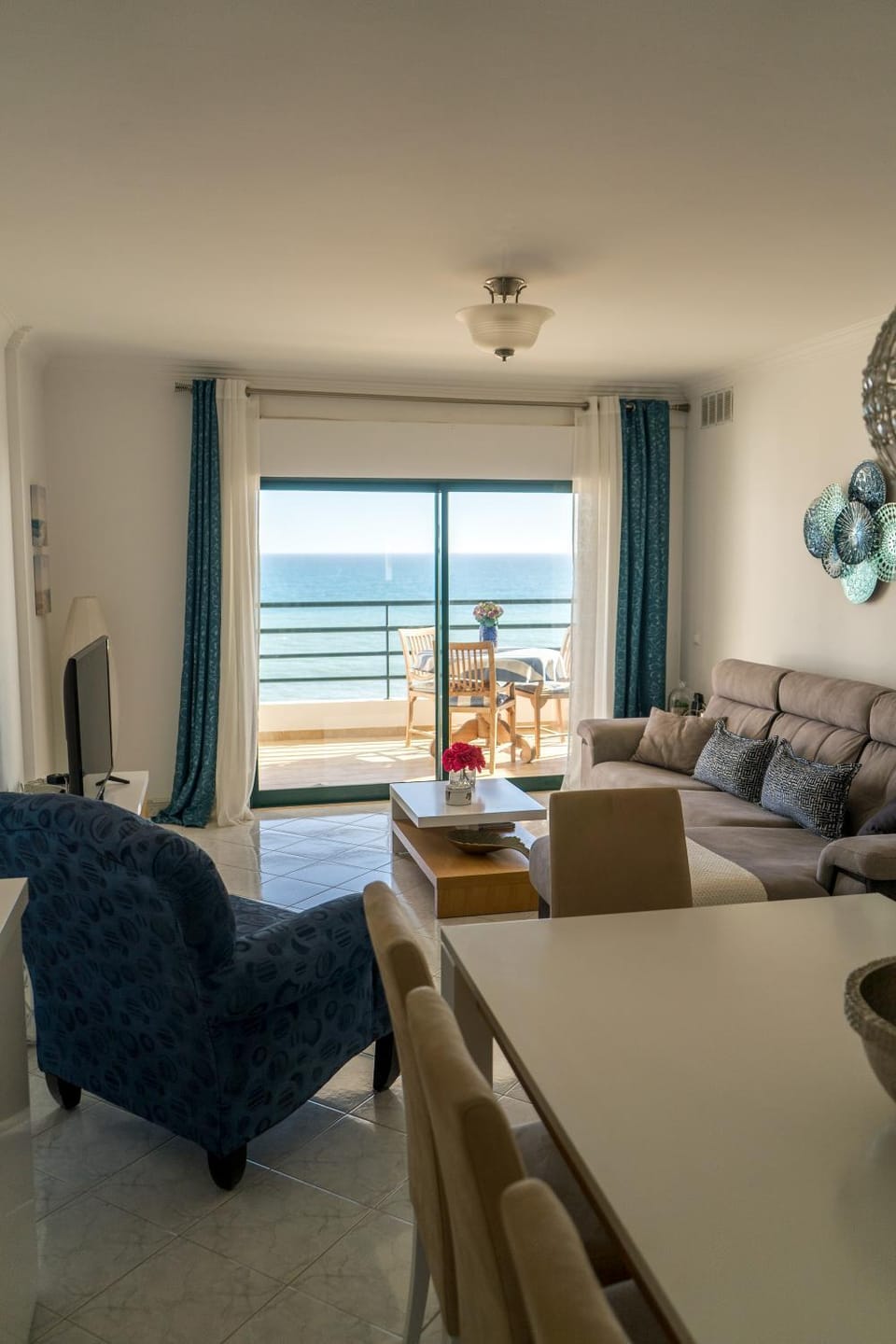 TV and multimedia, Living room, Seating area, Dining area, Sea view