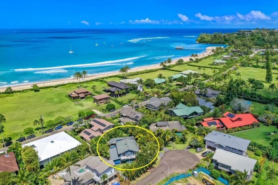 Hoaloha- Few Steps to Hanalei Bay, Hot Tub & AC Villa in Hanalei