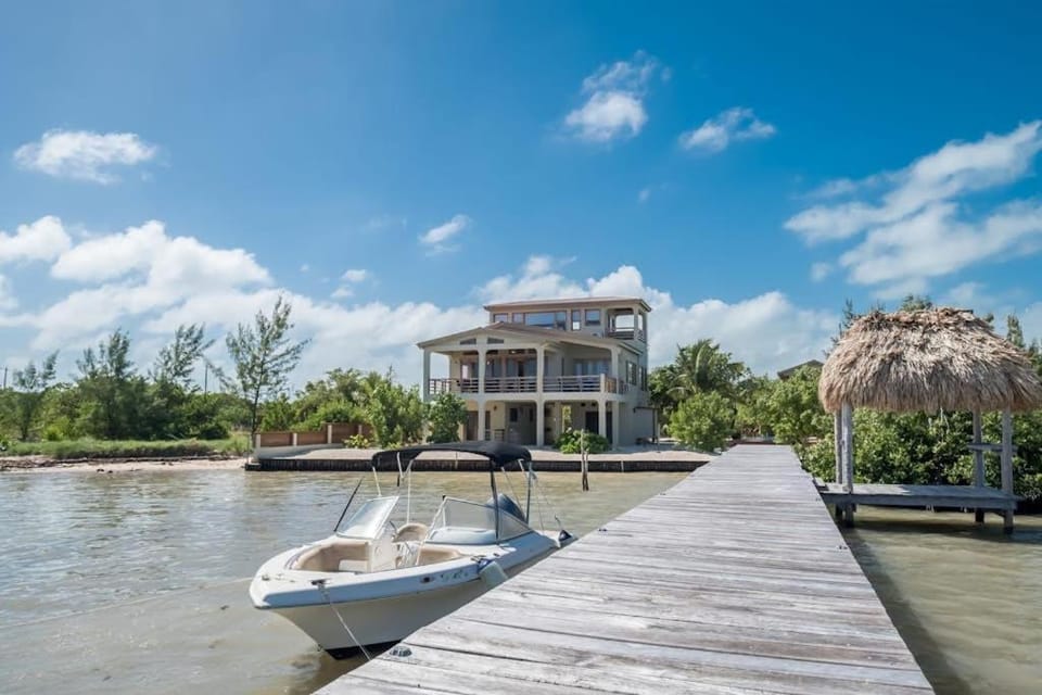 Suite 2 at Island Pearl Gold Standard Certified Apartment in Belize District