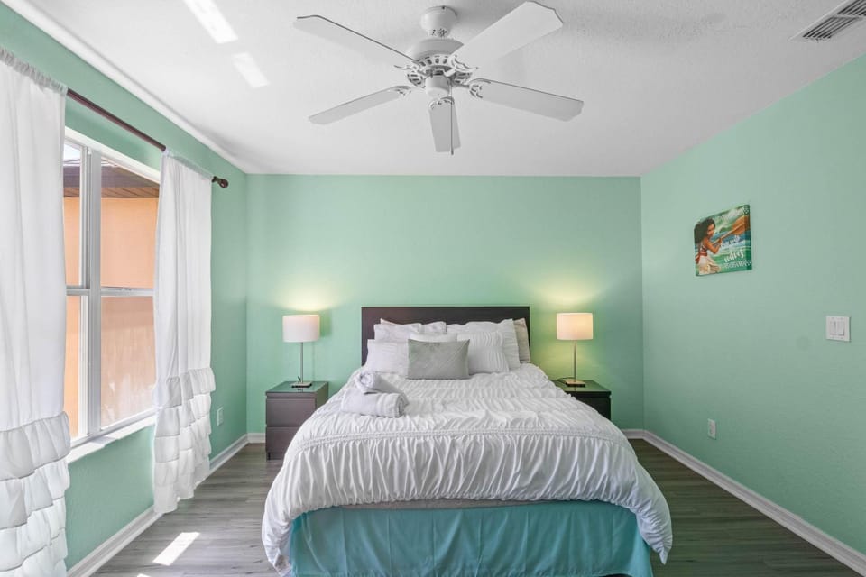 Pet-Friendly Resort home - 3 bedrooms near Disney Apartment in Four Corners
