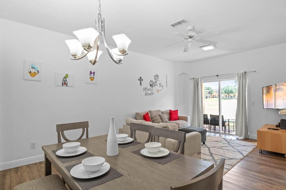 Pet-Friendly Resort home - 3 bedrooms near Disney Apartment in Four Corners