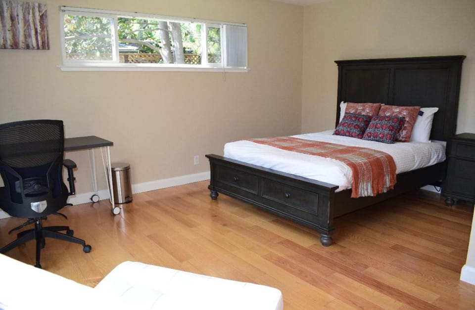 Silicon Valley Palo Alto Stanford Prime Location Bed and Breakfast in Menlo Park