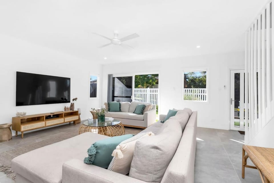 Tranquility Shores 500m to Dutchies Beach House in Nelson Bay