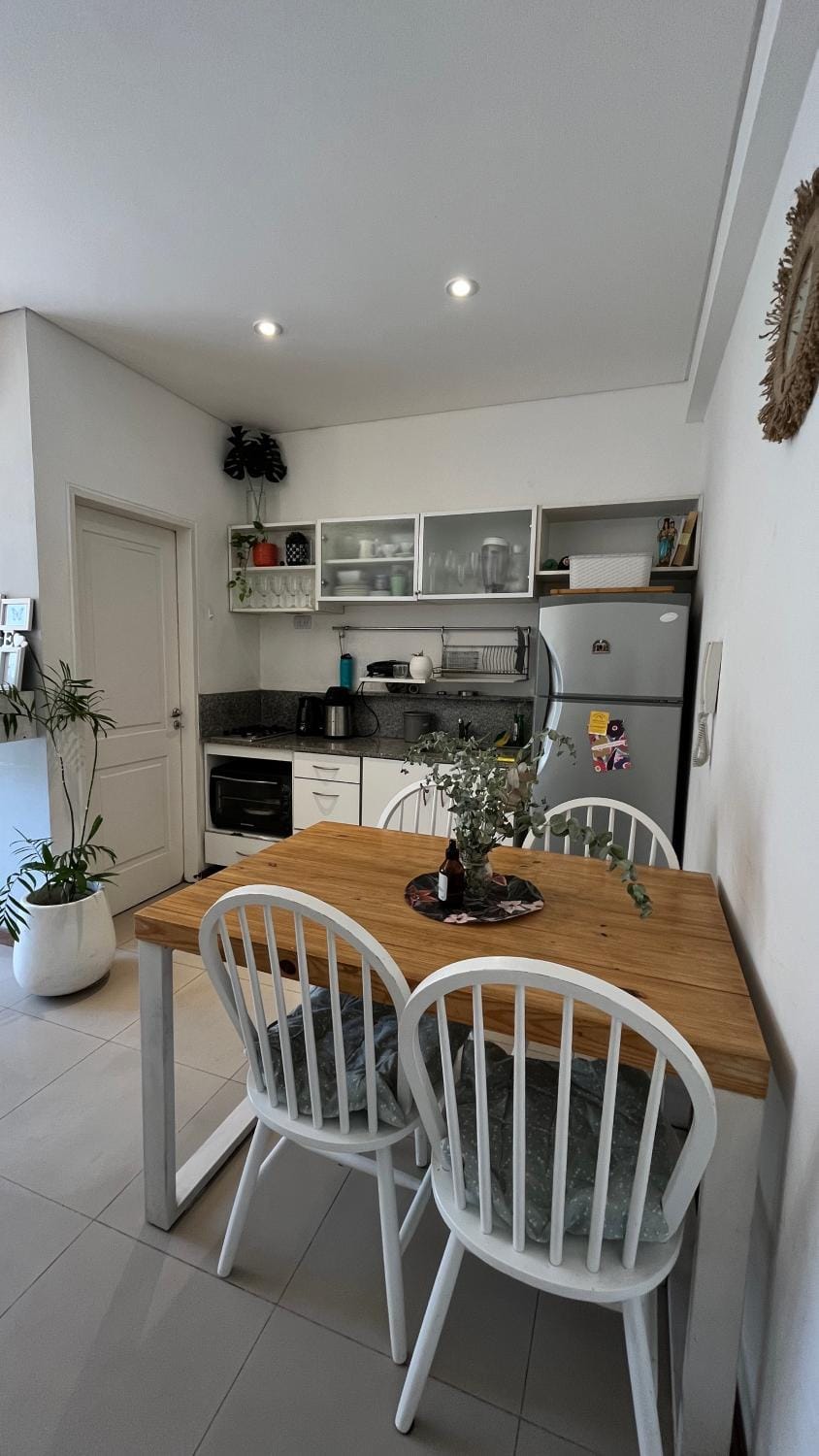 Kitchen or kitchenette, Dining area, oven, pet friendly, stove