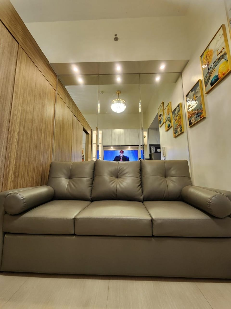 Skyia's Pod a Premier Suite at Shore 2 Residences Apartment in Pasay