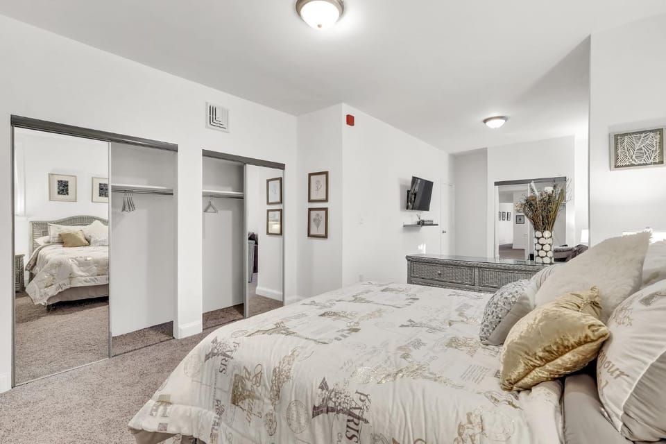 Bedroom, storage