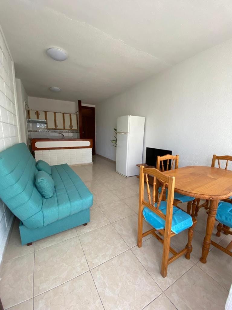 Kitchen or kitchenette, Living room, Photo of the whole room, Dining area