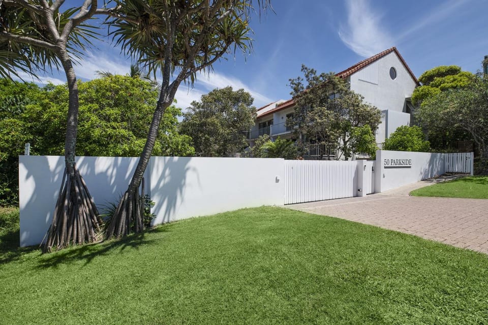 Property building, Garden