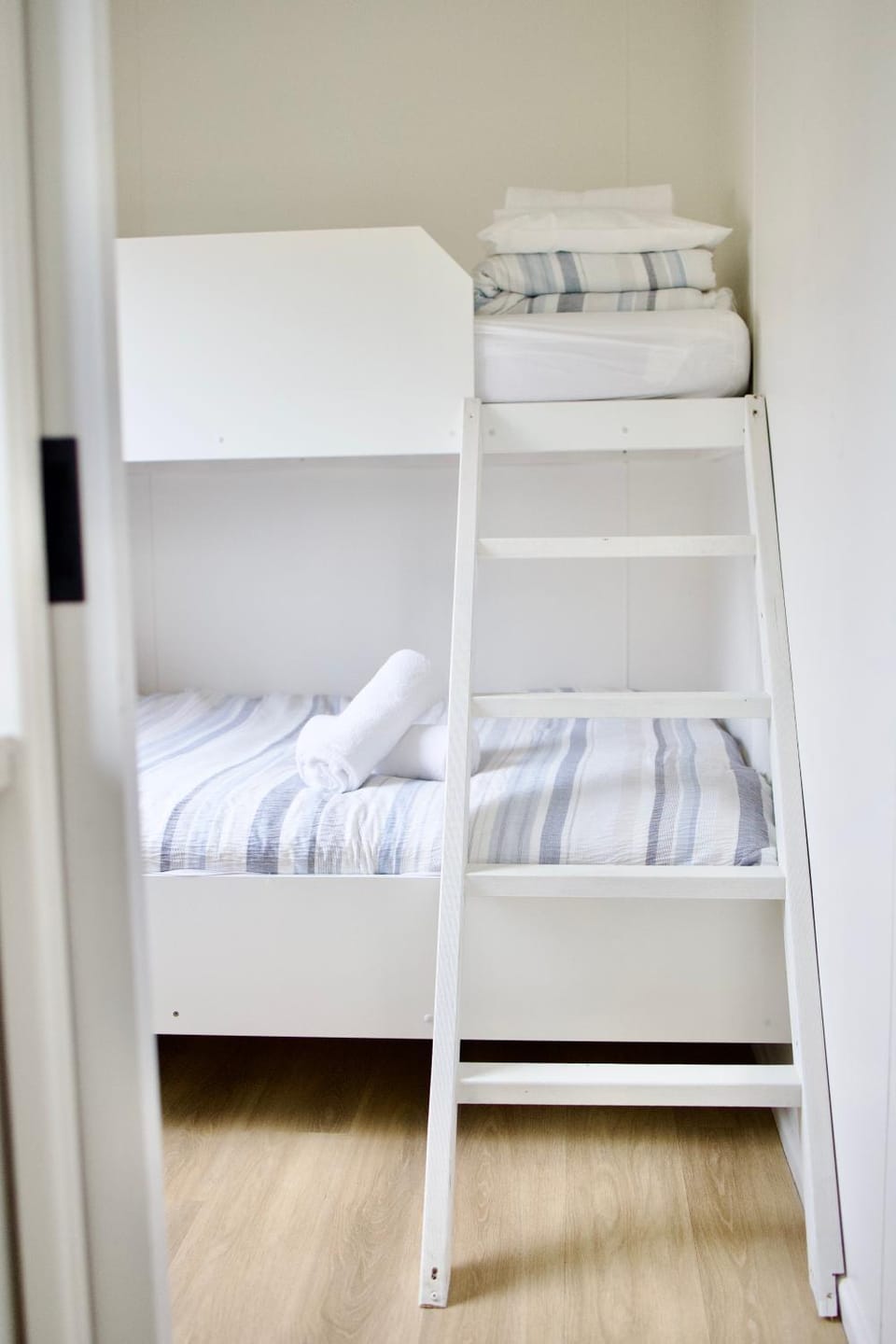 Bed, Bedroom, bunk bed