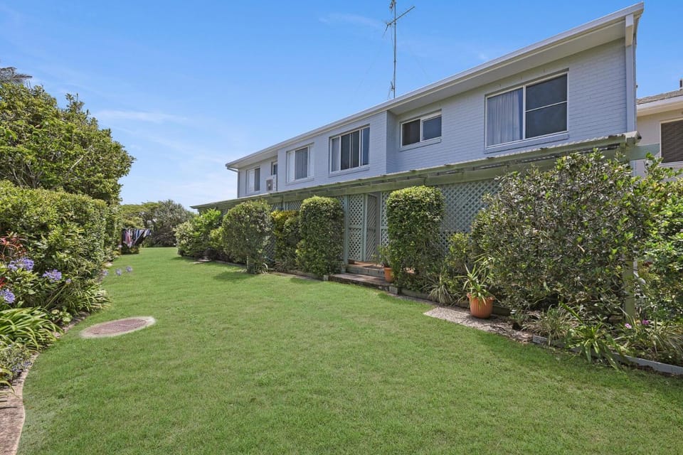 Property building, Garden, Garden