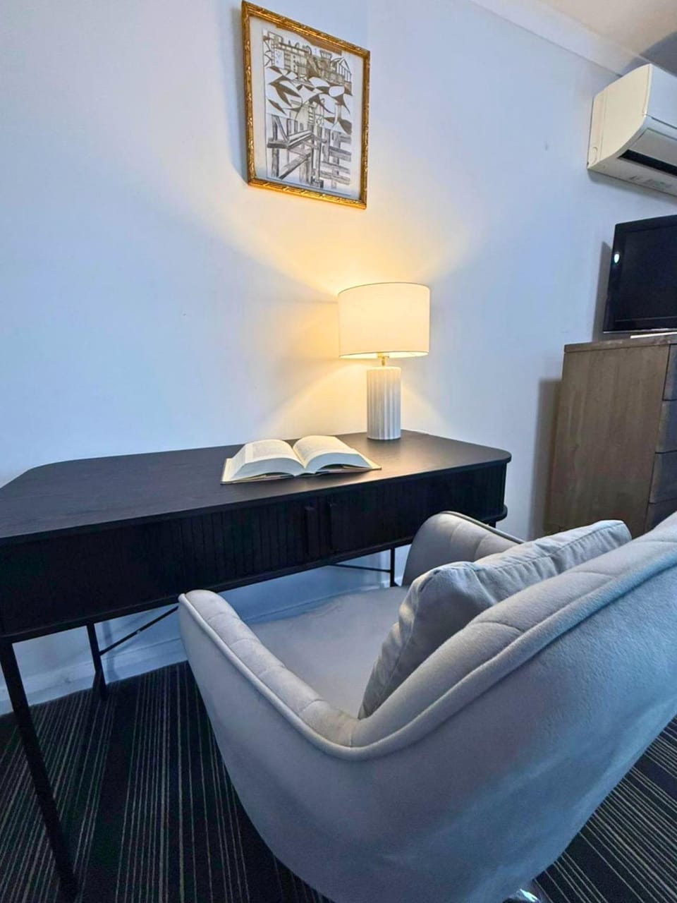 Living room, Seating area