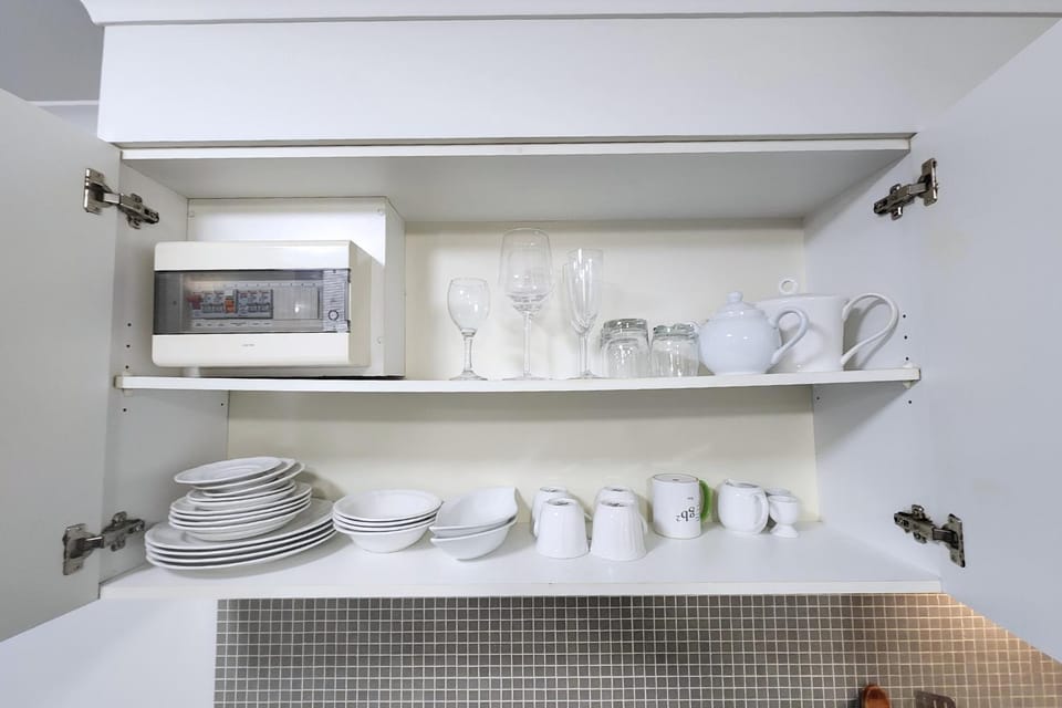 Kitchen or kitchenette, minibar, kitchen