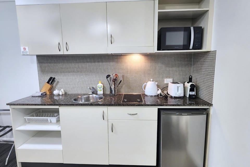 Coffee/tea facilities, Kitchen or kitchenette, minibar, stove, toaster, kitchen