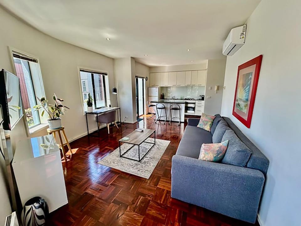 Kitchen or kitchenette, Living room, Seating area, Dining area, oven, stove, air conditioner