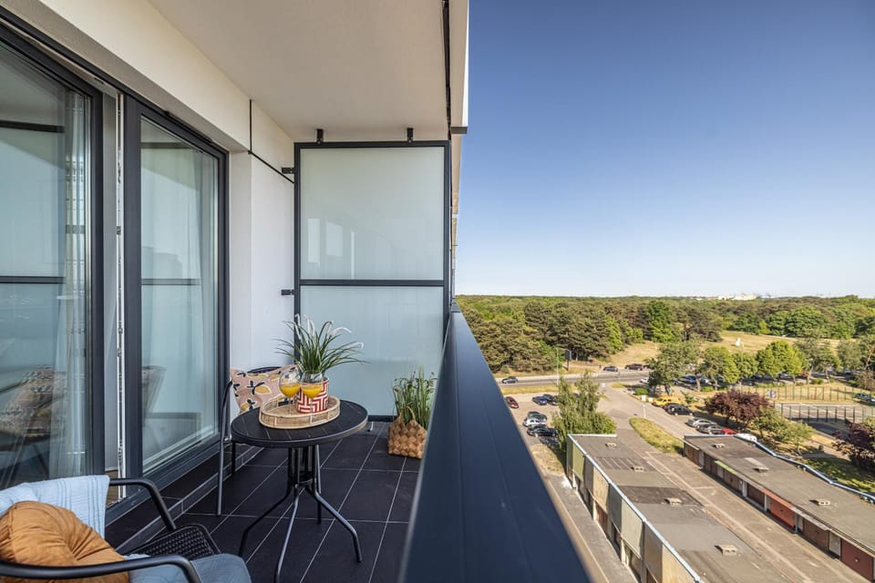 Day, Neighbourhood, Natural landscape, Balcony/Terrace, Seating area