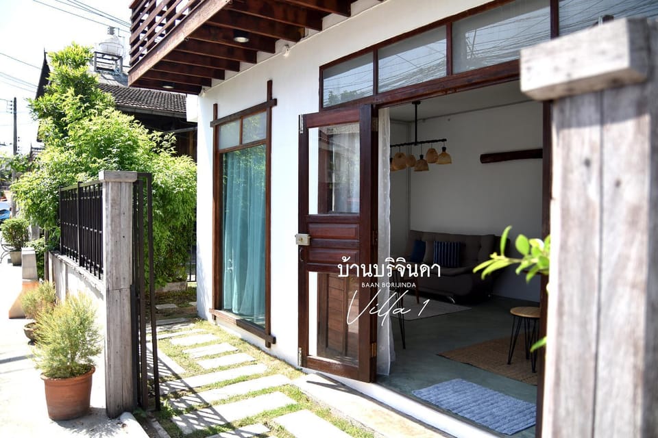 Property building, Facade/entrance, Day