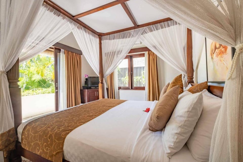Villa Kalimaya III Beautiful & Luxurious 3-Bedroom Private Villa With Pool 150-Metres To Seminyak Beach Villa in Kuta
