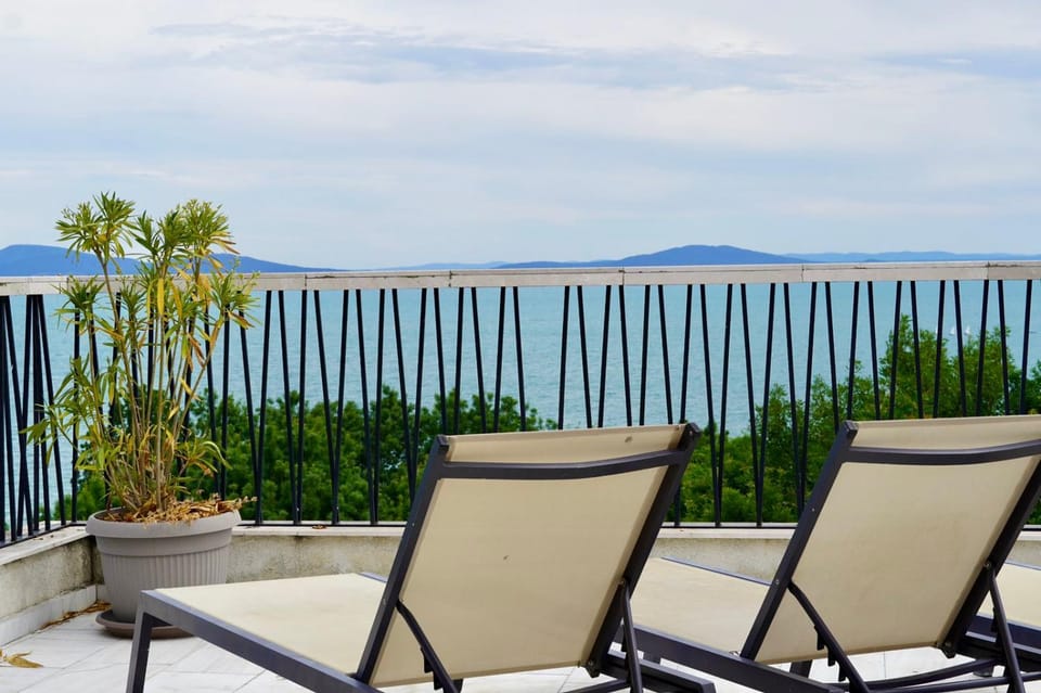 Day, Natural landscape, Balcony/Terrace, Sea view, sunbed
