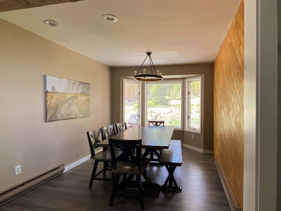 Stunning 4 BR Home Mountain Views Tranquil Setting House in Blue River