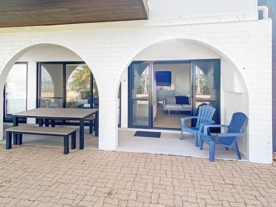 Beachside Palms Unit 4 Apartment in Queensland