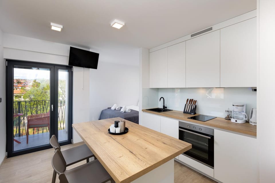 TV and multimedia, Kitchen or kitchenette, Dining area