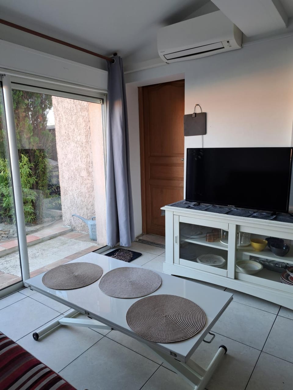 Studio sur les hauteurs de La Ciotat vue mer House in La Ciotat