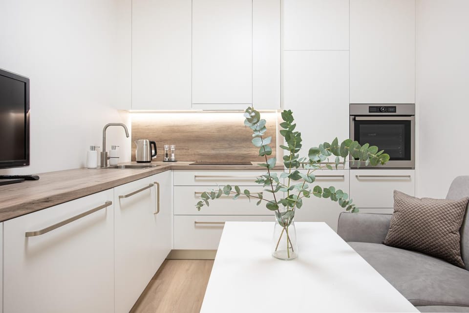 TV and multimedia, Coffee/tea facilities, Kitchen or kitchenette, Living room, Seating area