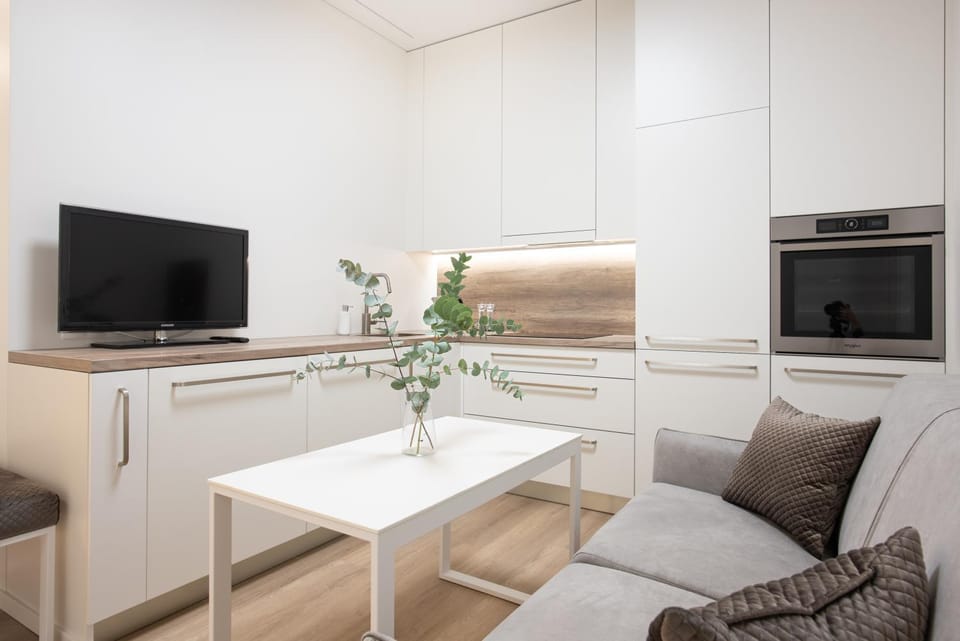 TV and multimedia, Kitchen or kitchenette, Living room, Seating area