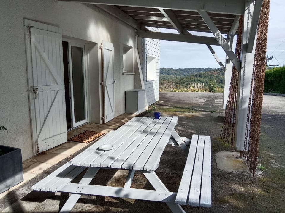 View (from property/room), Balcony/Terrace, Dining area