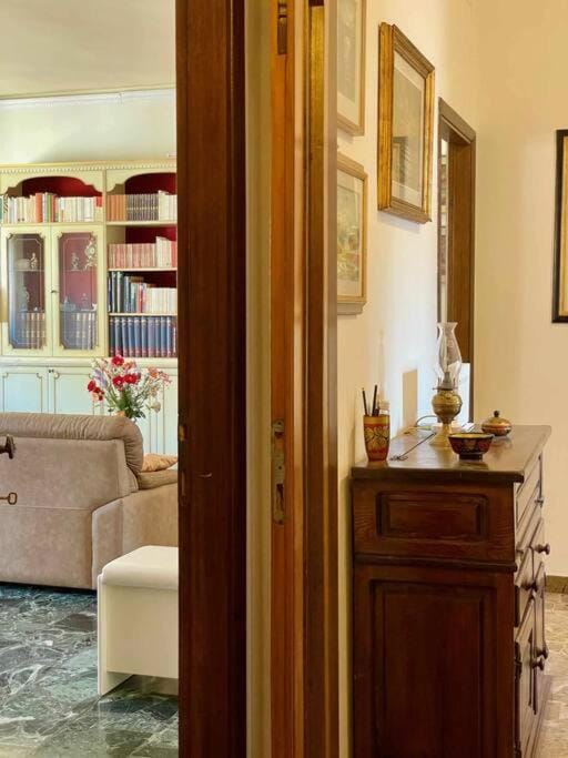 Careggi Gold Colors Apartment in Florence