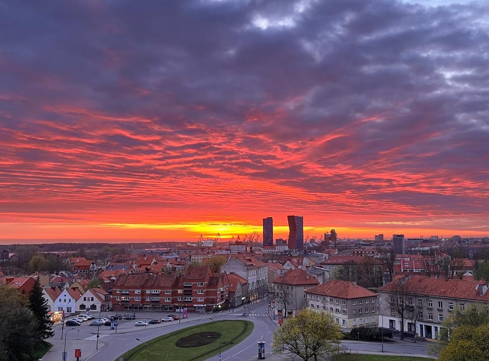 Neighbourhood, Natural landscape, Bird's eye view, City view, Street view, Location, Sunset