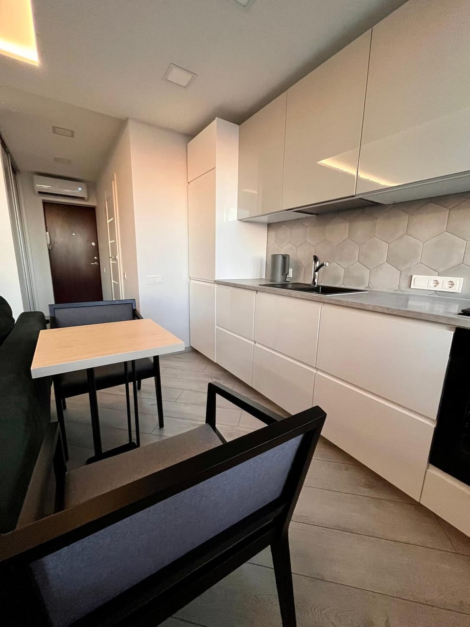 Kitchen or kitchenette, pet friendly, stove