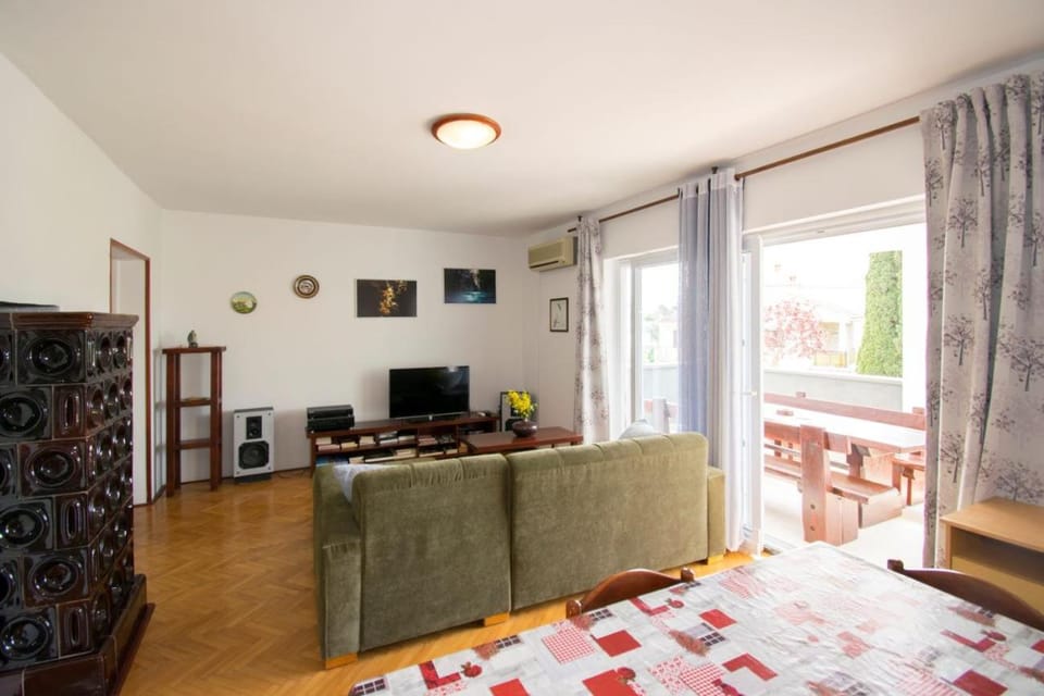Apartman V in Premantura near the center of town Apartment in Premantura