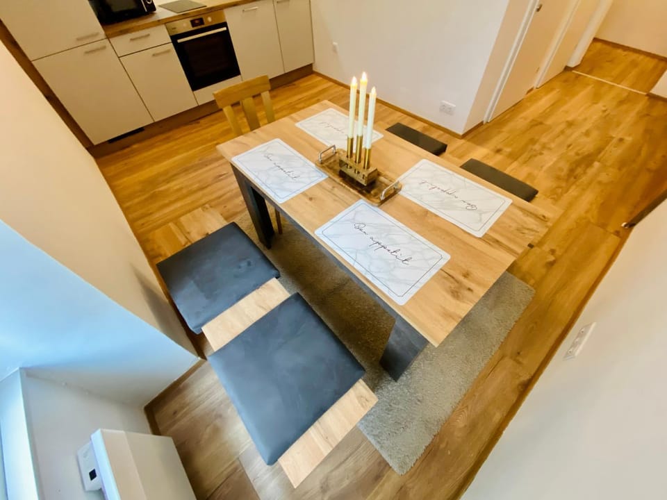 Seating area, Dining area