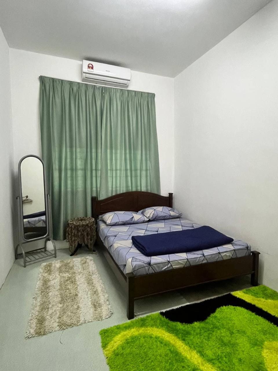 Bed, Bedroom, air conditioner