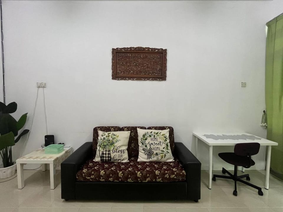 Living room, Seating area, hair dresser