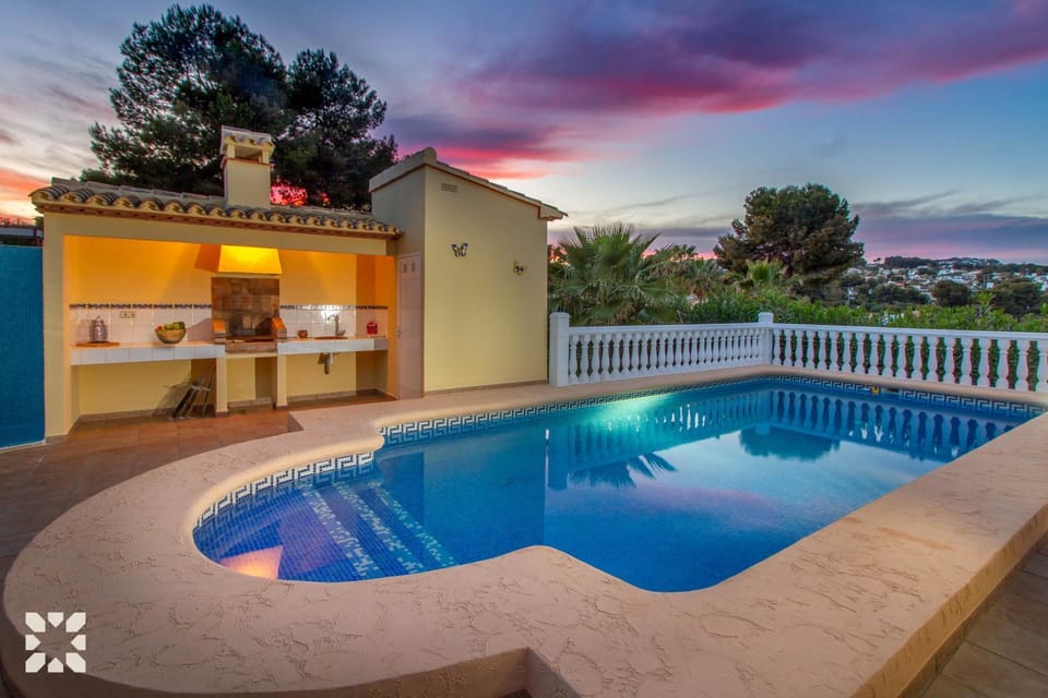 Patio, Day, Natural landscape, Mountain view, Pool view, Swimming pool, Sunrise, Sunset, sunbed