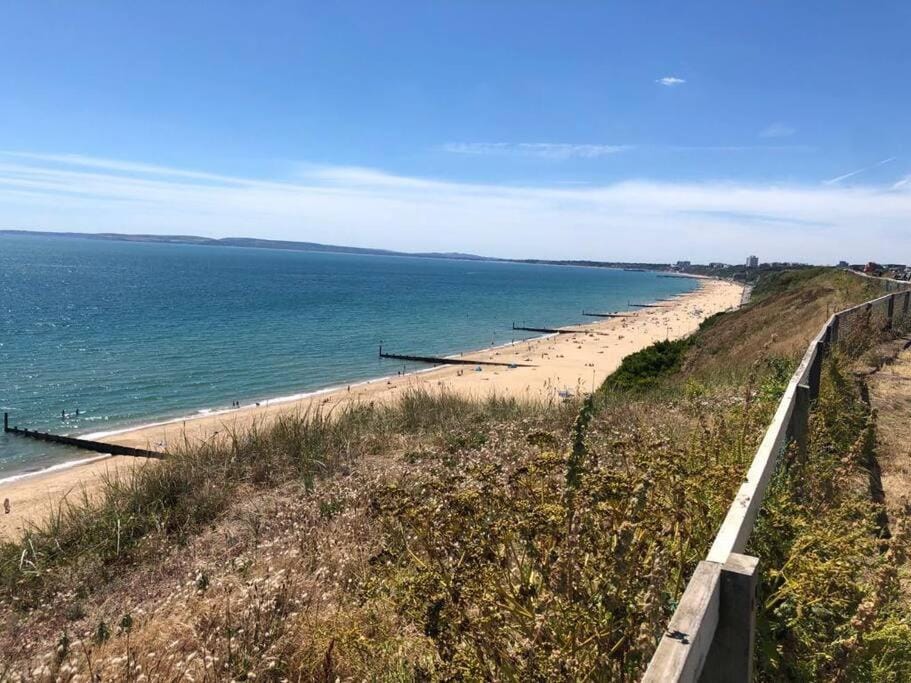 New 2 bedroom first floor apartment close to beach Apartment in Christchurch