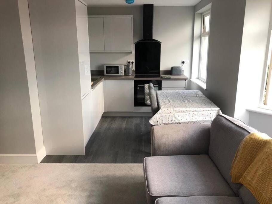 New 2 bedroom first floor apartment close to beach Apartment in Christchurch